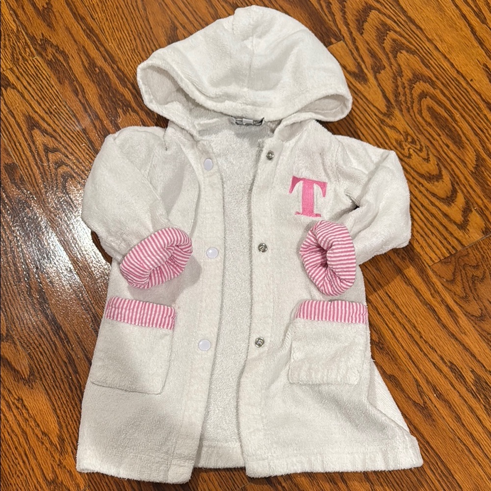 Mud Pie Kids Hooded “T” initial Bathrobe - White and Pink